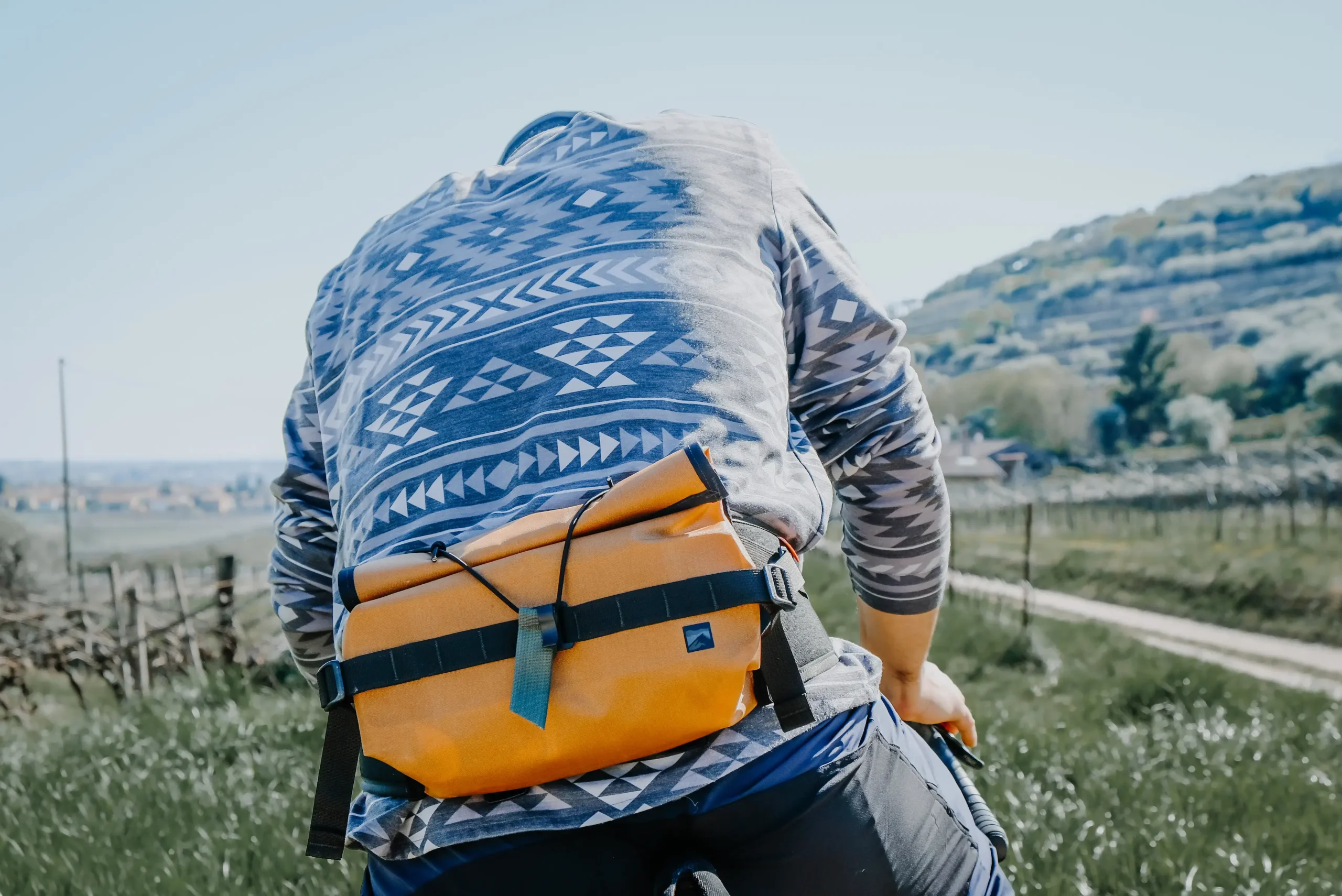 bikepacking hip pack big dumpling rockgeist